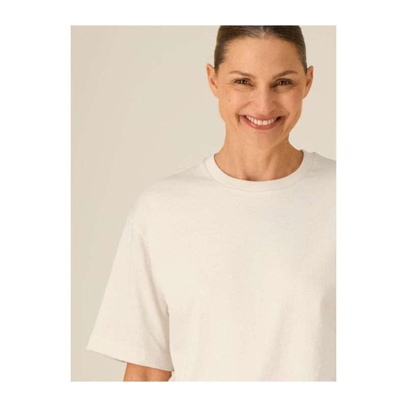 The iconic mid-light unisex relaxed t-shirt