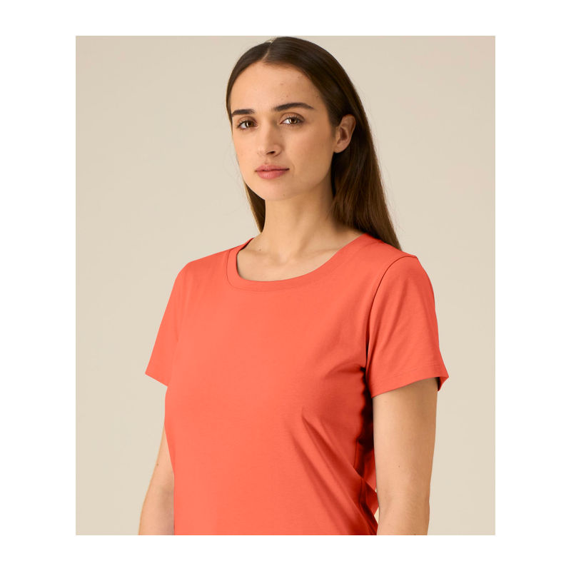 The iconic mid-light women’s fitted t-shirt