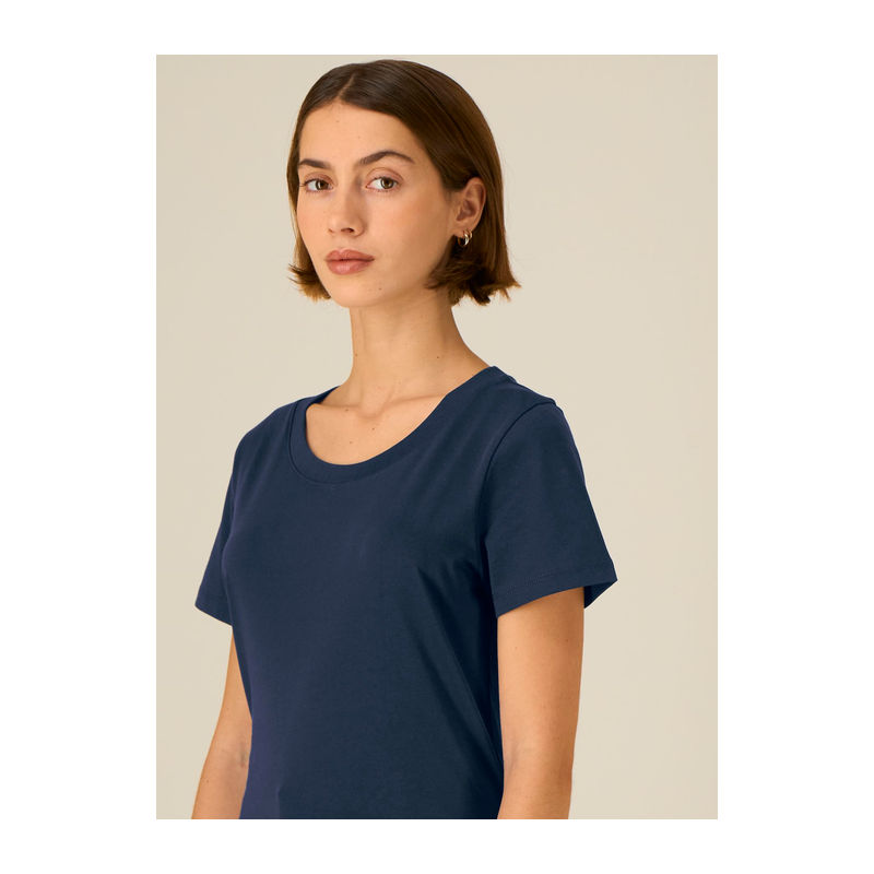 The iconic mid-light women’s fitted t-shirt