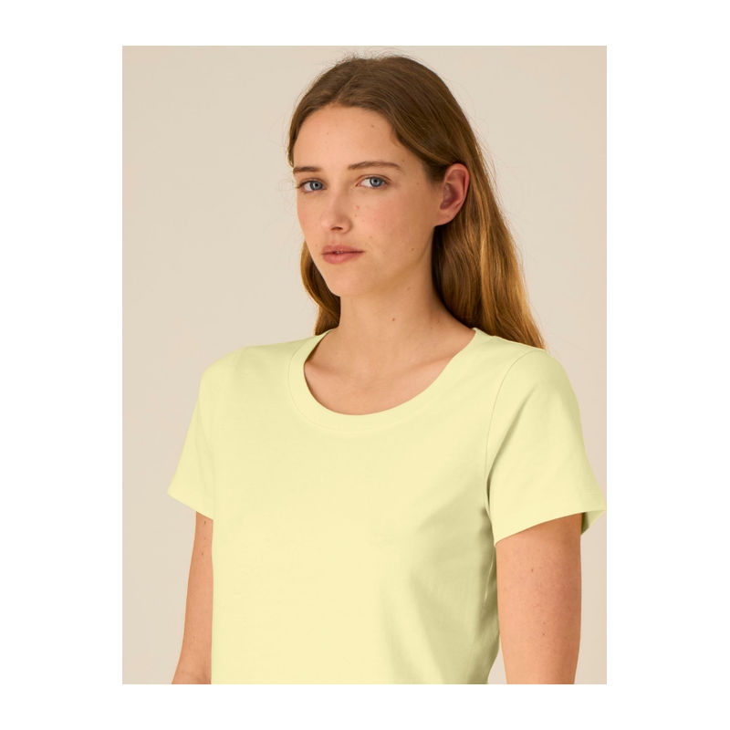 The iconic mid-light women’s fitted t-shirt
